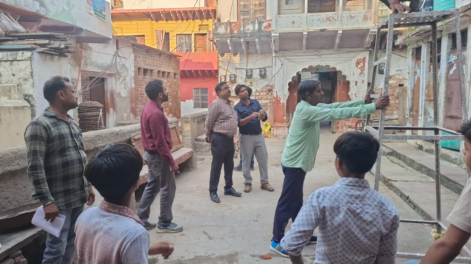 फतेहपुर सीकरी में बिजली चोरी पर कार्रवाई, 7 के खिलाफ मुकदमा दर्ज; 20 कनेक्शन काटे