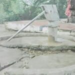 बरेली: हैंडपंप मरम्मत और चबूतरा निर्माण के नाम पर भुगतान, मौके पर जर्जर हालत देख उठे सवाल बरेली के भुता ब्लॉक की ग्राम पंचायत गिरधरपुर जैदेवराम में हैंडपंप मरम्मत और चबूतरा निर्माण के नाम पर दर्ज भुगतान के बीच जर्जर हैंडपंप की स्थिति को लेकर ग्रामीणों ने जांच की मांग की।
