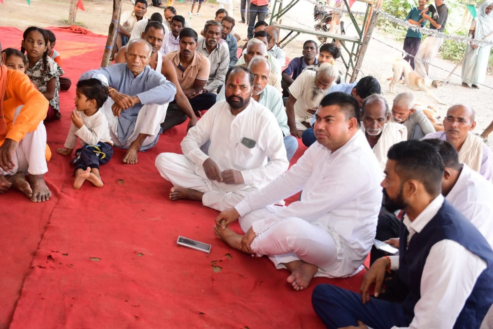 बरेली: भागवत कथा में शामिल हुए छत्रपाल सिंह दिवाकर, बोले- फरीदपुर ही मेरा परिवार
