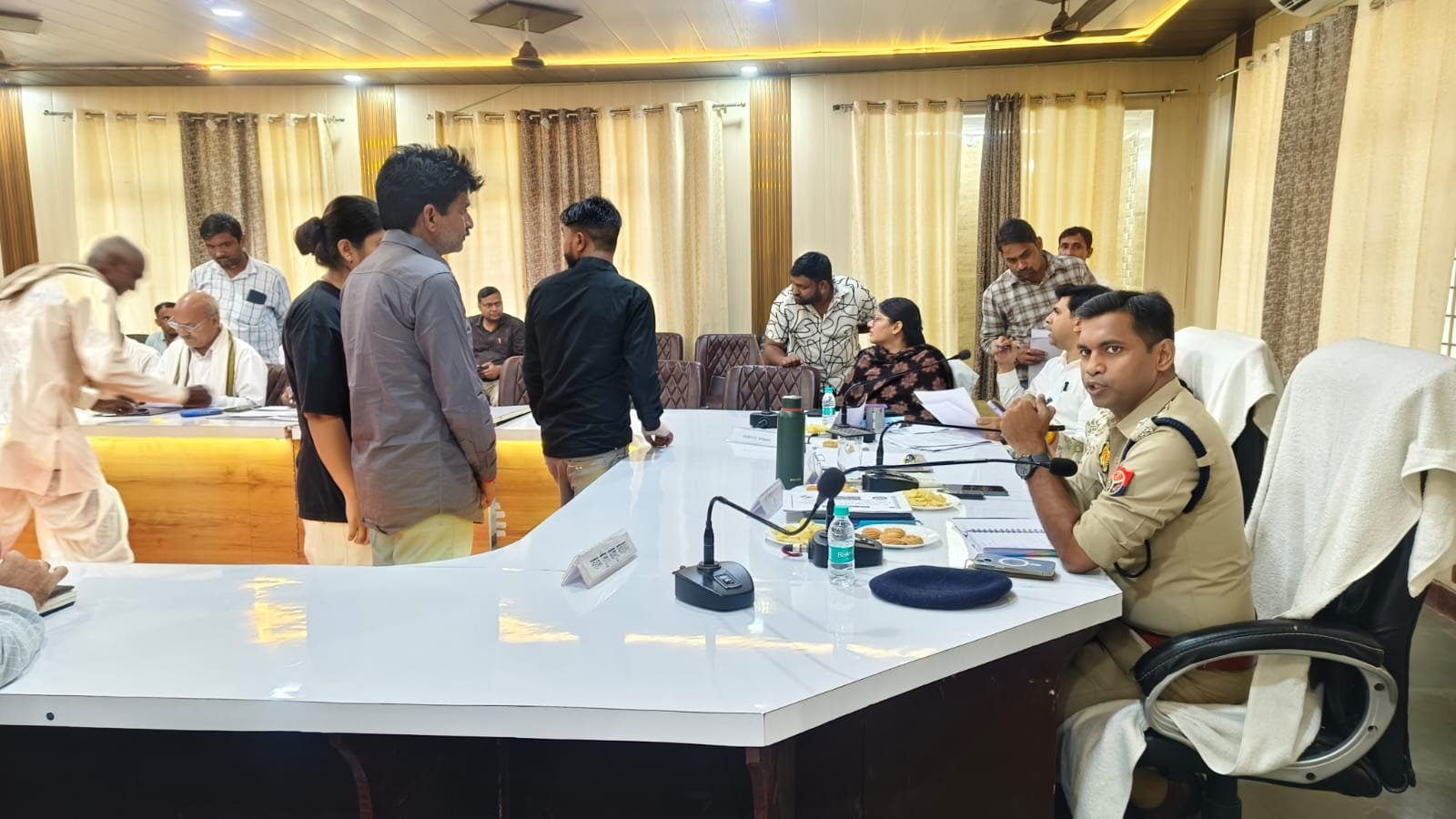 फतेहाबाद तहसील में संपूर्ण समाधान दिवस: 27 शिकायतों में से 3 का मौके पर निस्तारण