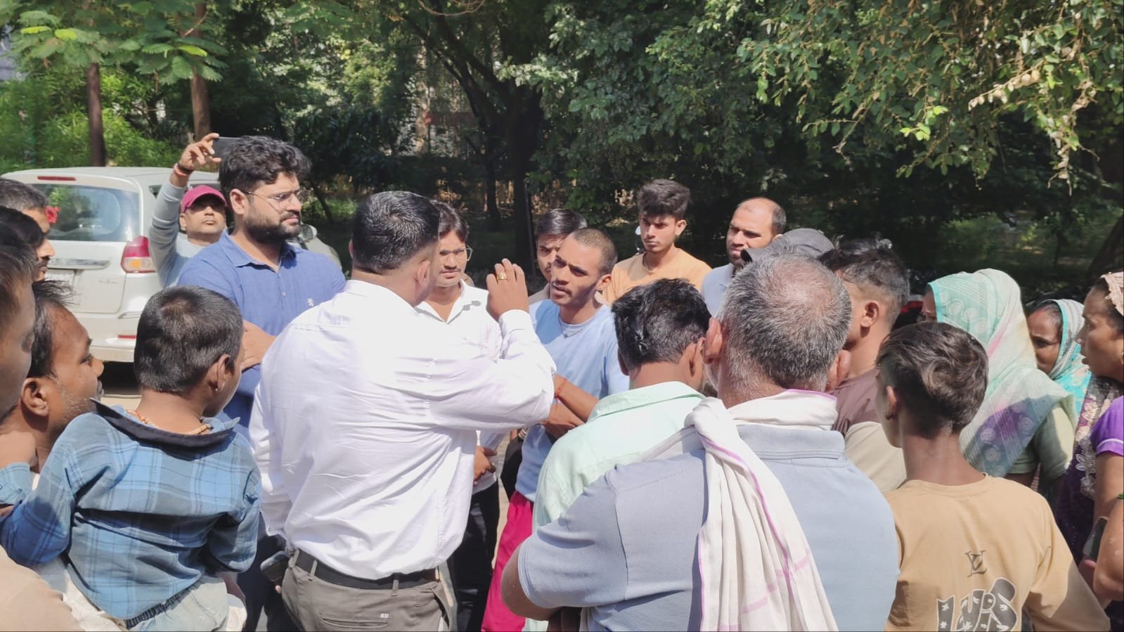 आगरा के फतेहाबाद सामुदायिक स्वास्थ्य केंद्र में नवजात बच्ची की मौत के मामले से संबंधित समाचार